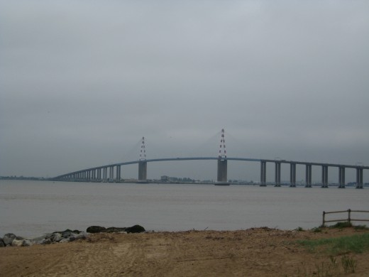 Bridge over the mouth of the Loire.